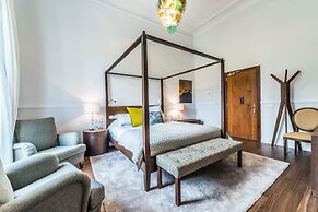 L'Avenida Hotel