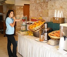 Hotel Marom