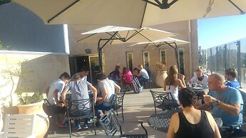 Hotel Marom