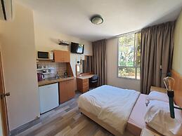 Hotel Marom
