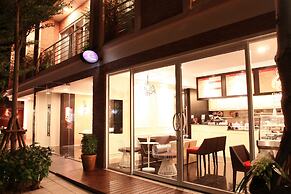 Mirth Sathorn Hotel