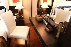 Mirth Sathorn Hotel