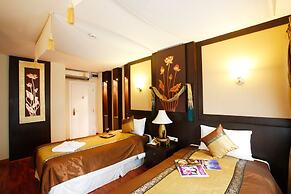 Mirth Sathorn Hotel