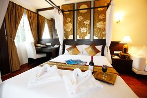 Mirth Sathorn Hotel