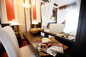 Mirth Sathorn Hotel