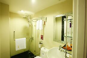 Mirth Sathorn Hotel