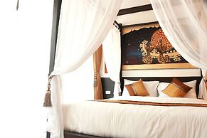 Mirth Sathorn Hotel