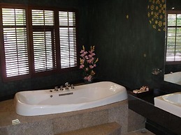 Siam Society Hotel & Resort