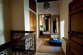 Riad Khol