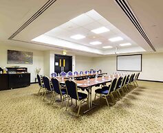 Holiday Inn Express Dubai Airport by IHG