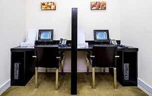 Holiday Inn Express Dubai Airport by IHG
