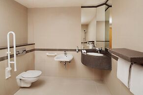 Holiday Inn Express Dubai Airport by IHG