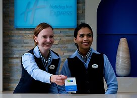 Holiday Inn Express Dubai Airport by IHG