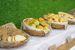La Vintage Resort