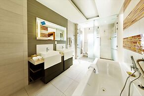 DoubleTree by Hilton Cape Town - Upper Eastside