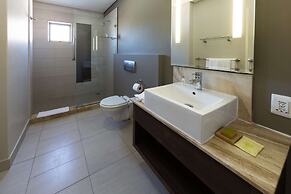 DoubleTree by Hilton Cape Town - Upper Eastside