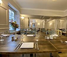 The Red Lion Hotel