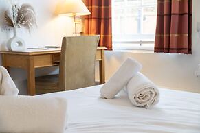 The Red Lion Hotel