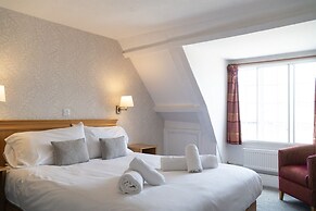 The Red Lion Hotel