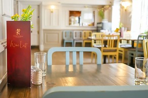 The Red Lion Hotel