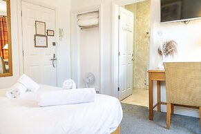 The Red Lion Hotel