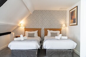 The Red Lion Hotel