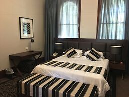 Avonmore on the Park Boutique Hotel