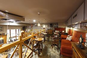 Agh Hotel