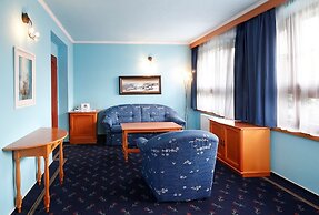 Agh Hotel
