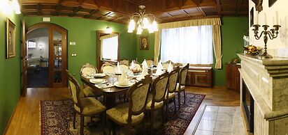 Agh Hotel
