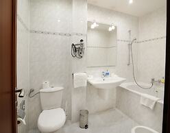 Agh Hotel