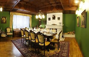 Agh Hotel