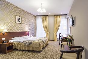 M Hotel