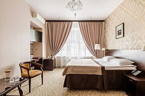 M Hotel