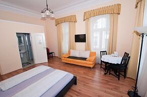 K&T Boardinghouse