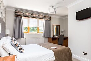 De Rougemont Manor Hotel & Suites