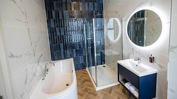 Brisbane House Hotel