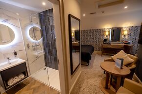 Brisbane House Hotel