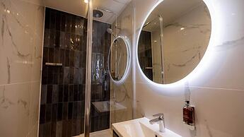 Brisbane House Hotel