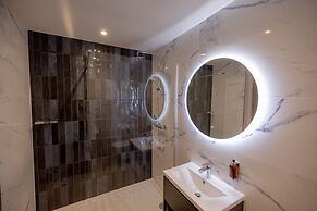Brisbane House Hotel
