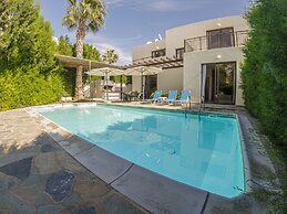 Aura Holiday Villas