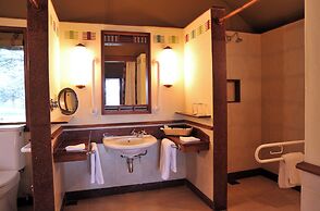 Sweetwaters Serena Camp