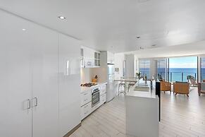 Ambience on Burleigh Beach