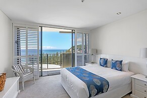 Ambience on Burleigh Beach