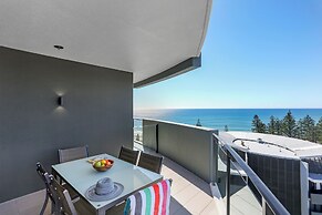 Ambience on Burleigh Beach