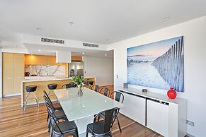 Ambience on Burleigh Beach