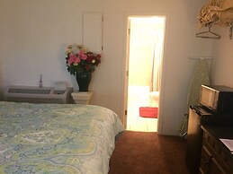 Rustic Motel Rolla