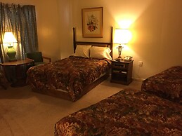 Rustic Motel Rolla
