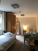 Mariners Hotel