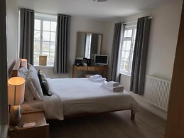 Mariners Hotel